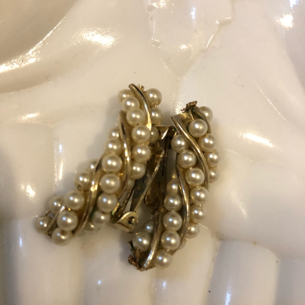 Vintage Coro Clip on earrings